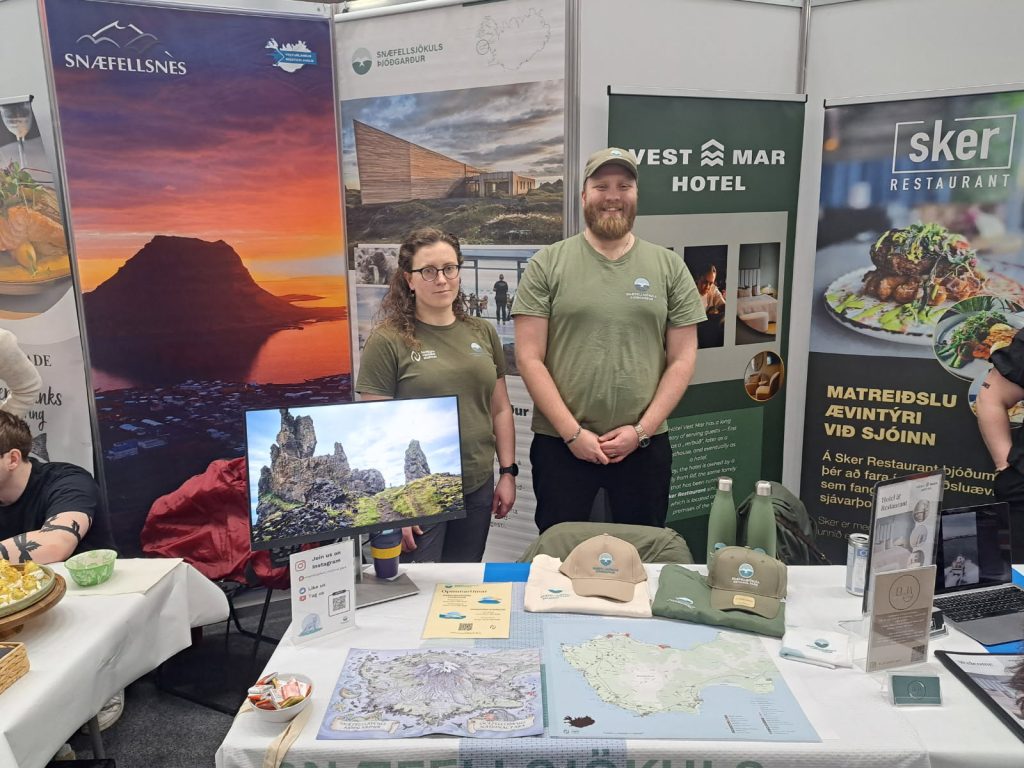 Una Sóley og Guðmundur landverðir kynntu starfsemi þjóðgarðsins í ár